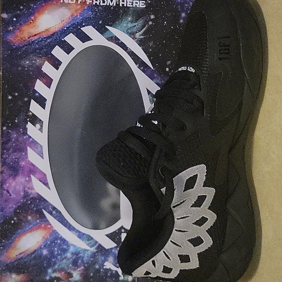 Puma Shoe - Picture 3 of 5